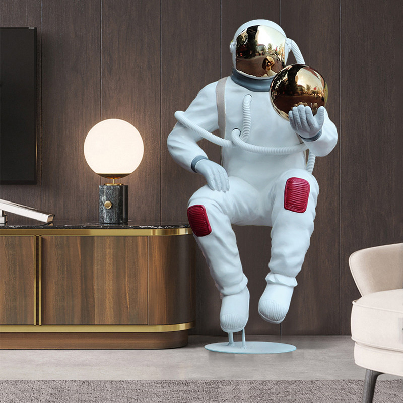 Astronaut Living Room Large Fiberglass Sculpture Astronaut Landing Ornament Housewarming Home Soft Decoration Office