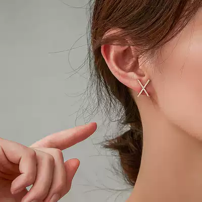 MS cold wind ear needle cross X-Type Advanced sense French retro temperament exquisite earrings 2021 New Tide
