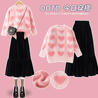 Черный бархатный флисовый свитер