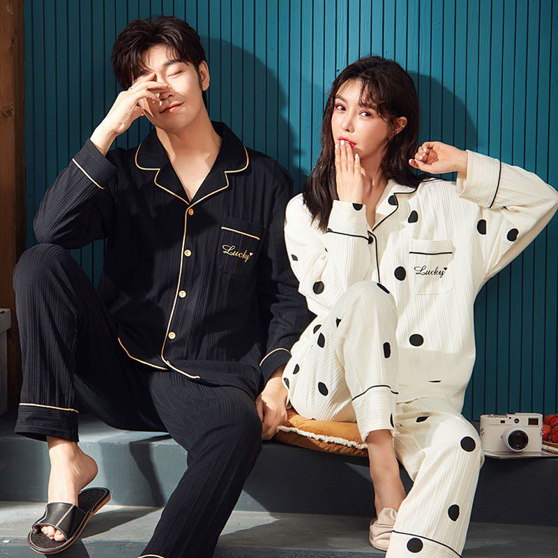 Two sets of price couples pyjamas women's autumn pure cotton long sleeves Korean version of cute Chaonets Red bursting Cartoon Men's Home Clothes