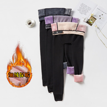 Pregnant womens leggings in winter thickened with velvet warm foot socks winter wear pregnancy pants autumn and winter slim leggings