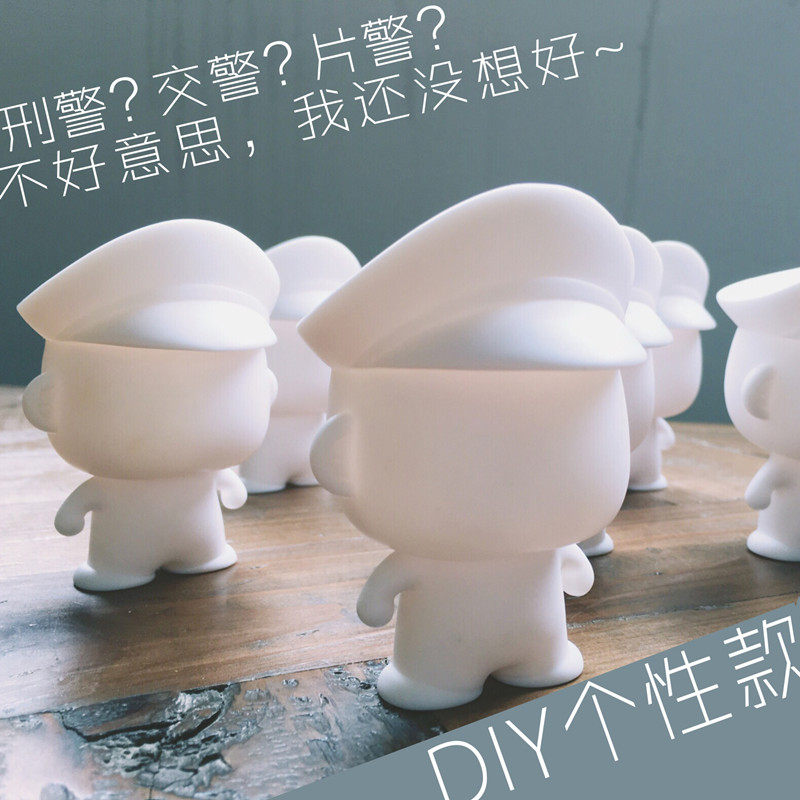 Police doll car model decoration - Xiaoxin comics G3 smashing police DIY personality