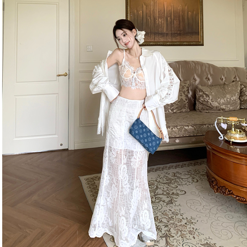 Korean-Style Light Luxury White Hollow Lace Patchwork Long-Sleeved Shirt, Loose Mid-Length Sun Protection Shirt Korean-Style Light Luxury White Hollow Lace Patchwork Long-Sleeved Shirt, Loose Mid-Length Sun Protection Shirt