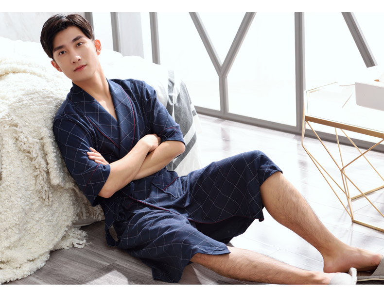 Áo ngủ nam mùa hè ngắn tay áo cotton mùa xuân và mùa thu Áo choàng mỏng kẻ sọc dài Áo choàng tắm Nhật Bản mùa hè Bộ đồ ngủ Xiêm quần áo ngủ