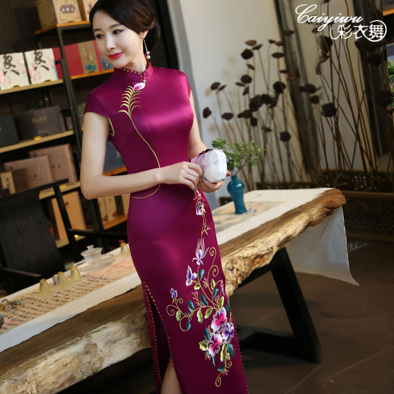 Long cheongsam, skirt, 2020, for catwalk, with embroidery Long cheongsam, skirt, 2020, for catwalk, with embroidery