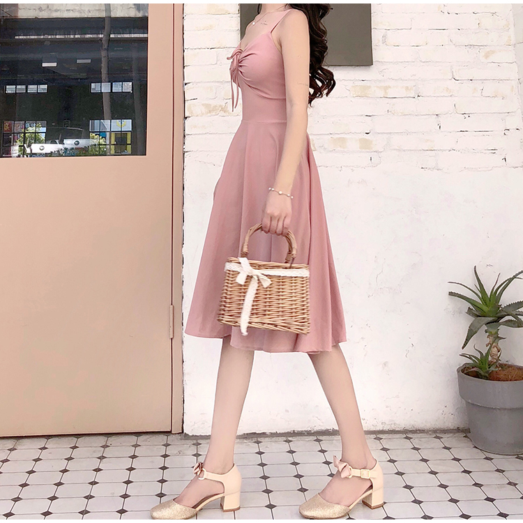 VK旗艦店 韓國風露肩收腰系帶修身性感吊帶無袖洋裝