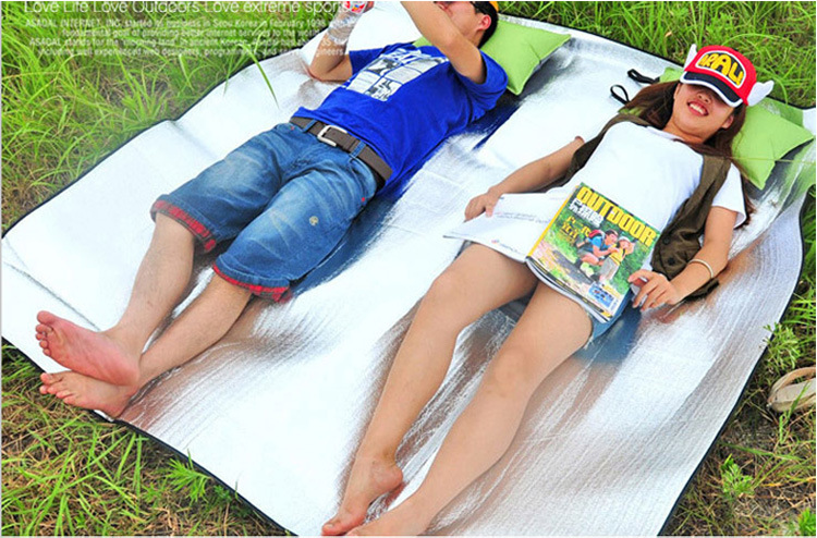 Tấm lót chống ẩm Ngoài trời 3 người - 4 người dày 200x200 Độ dày hai mặt tăng cường Lá nhôm nhiều người Thảm trải sàn - Thảm chống ẩm / Mat / Gối xốp trải sàn cho bé