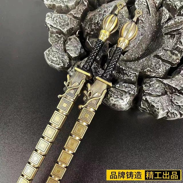 ຮູບແບບອາວຸດໂລຫະ Sui ແລະ Tang, ປີກ phoenix, gilt ແລະຫນ້າເບື່ອ, Qin Qiong mace, hammer ສອງ, whip ເຫຼັກແປດຕີນ, sword ຍາວ, ເຄື່ອງປະດັບຂອງຫຼິ້ນອາວຸດ