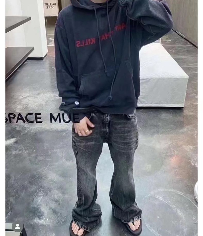 (in Stock) 22Fw Flared Trousers Black and Gray Low-Rise Slightly Flared Distressed Jeans 91Yxng Same Style (in Stock) 22Fw Flared Trousers Black and Gray Low-Rise Slightly Flared Distressed Jeans 91Yxng Same Style