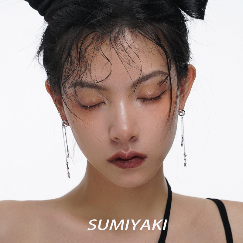 SUMIYAKI diamond-encrusted whip moss mans star tassel earrings fashion new earrings female long version original niche design sense