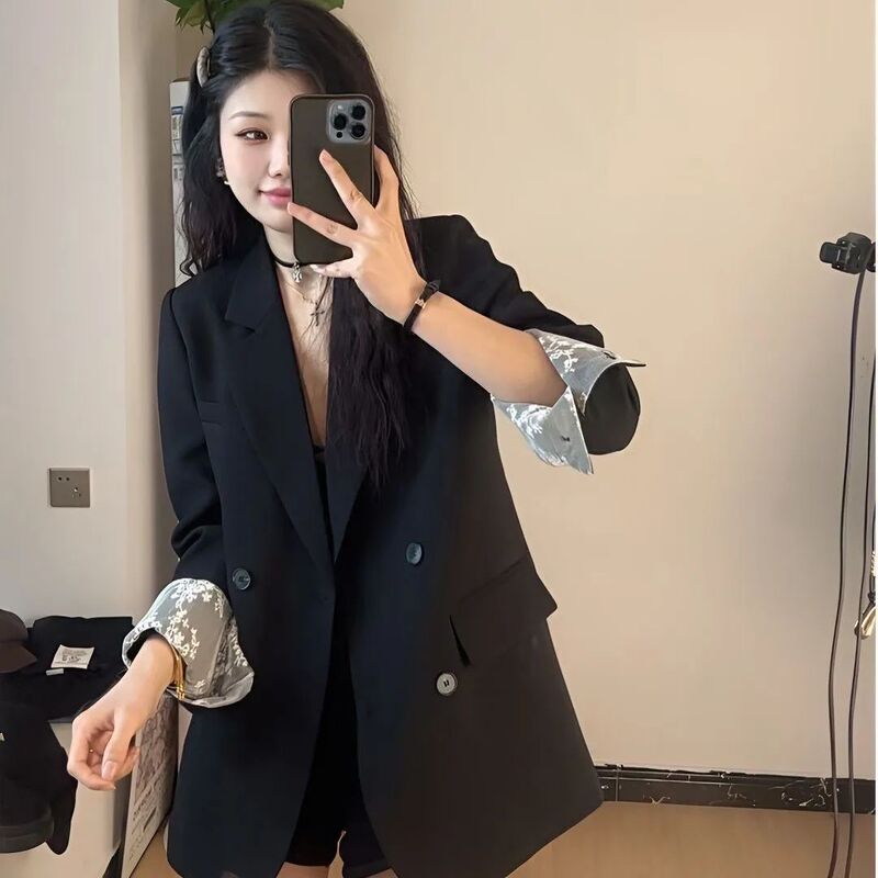 High-End Blazer for Petite Figures, Short Style, 2026 New Korean Version, Loose Casual Niche Lace Splicing Suit