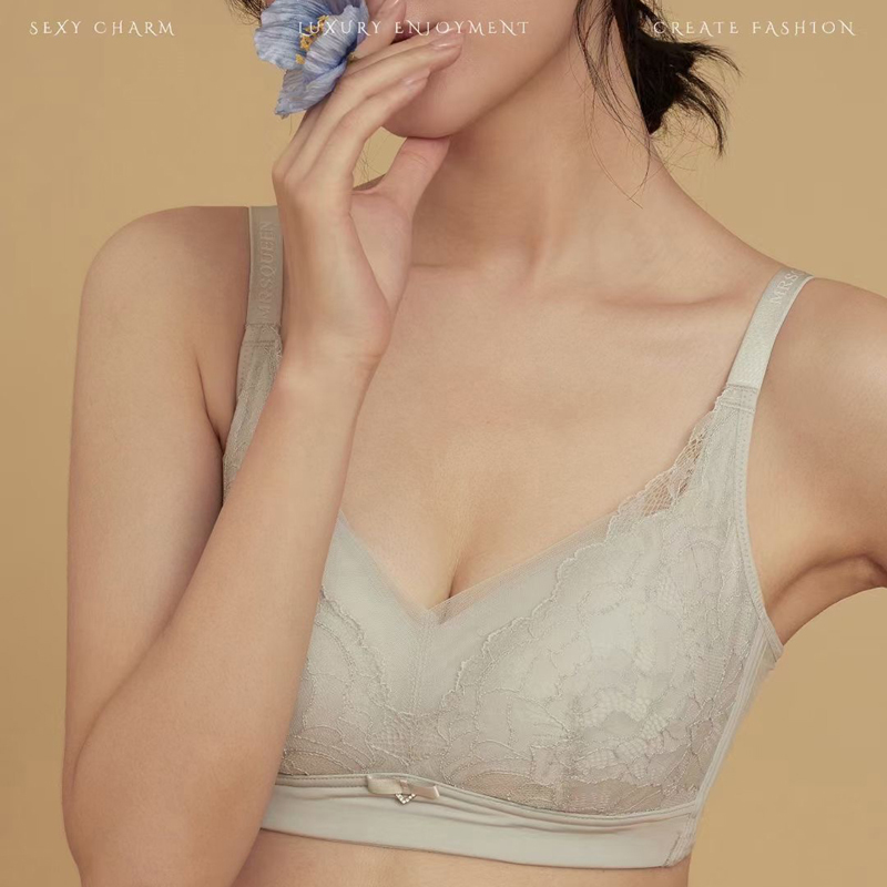 Mrsqueen's World Thai Latex Underwear Women's Wireless Bra Beautiful Back Big Breast Light Fashion Style