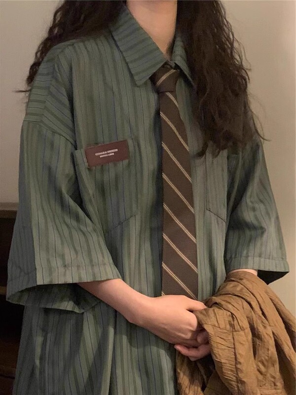 Student Short-Sleeved Retro Loose Striped Shirt for Female High School Students, Lazy Style Inner Wear with a Unique Design, Niche Hong Kong Style Shirt