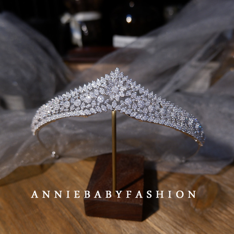 European-Style Millimeter Micro-Inlaid Zircon Crown for Girls, British-Style Crown, Children's Performance Hair Accessory, Stage Styling Headpiece