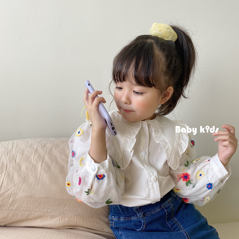Girl Long Sleeve Shirt 2022 Spring Dress New South Korea Childlike Women's Baby Turned White Lining Clothing Web Yarn Flower Blouse