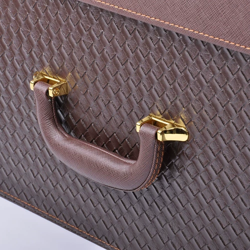 Большая кожаная коробка для хранения хранилища содержит автомобиль автомобиля автомобиля для покрытия для коробки для коробки.