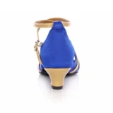 Новая девочка латиноамериканская танцевальная обувь, дети и девочки, которые являются юниорами.