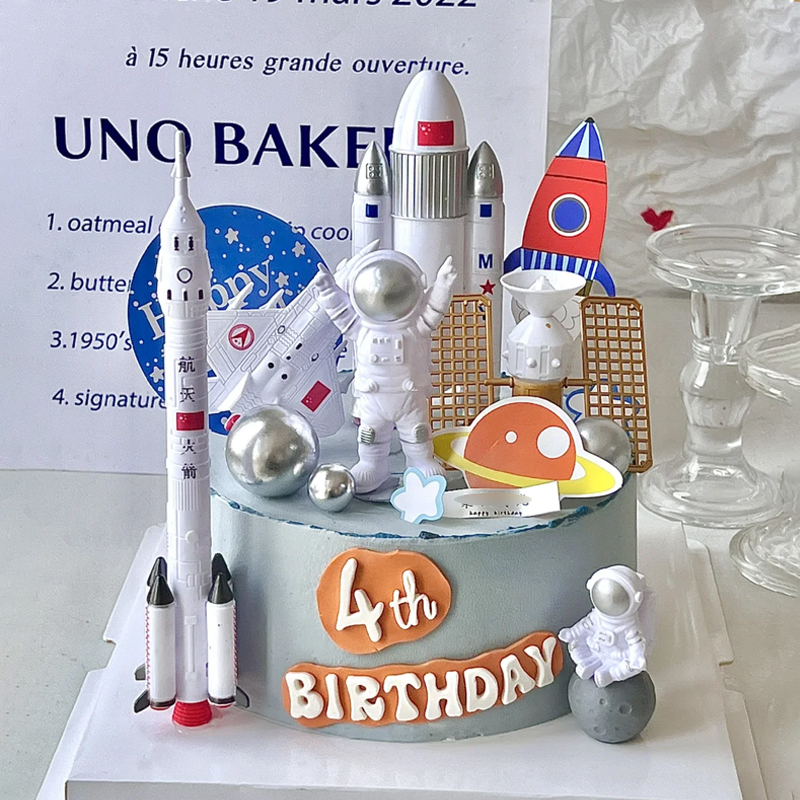 Internet-Famous Astronaut Birthday Cake Decoration Glowing Moon Lamp Spaceman Figurine Cool Planet Lamp Baking Topper
