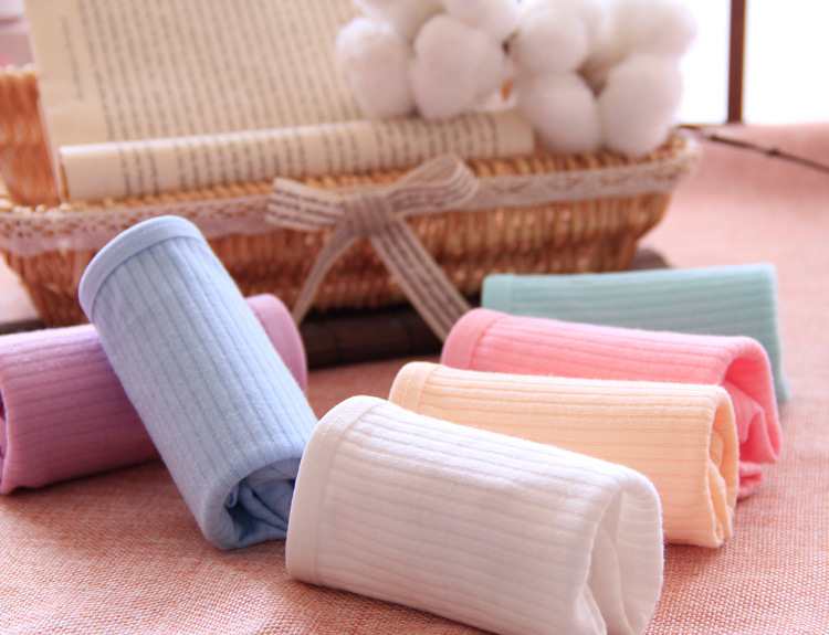 Kẹo màu ánh sáng màu rắn thoải mái thở cotton chủ đề cotton thoáng khí vải tam giác thấp eo đồ lót phụ nữ bán buôn