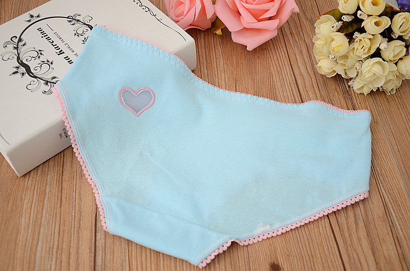 Sinh viên sexy dễ thương tim rỗng bông đồ lót sexy thấp eo bông vải cô gái tam giác tóm tắt bán buôn quần lót thun lạnh