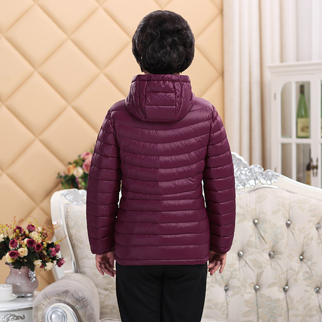 Middle-aged and elderly women's short lightweight grandma's down jacket spring and autumn elderly mother's wear loose and light