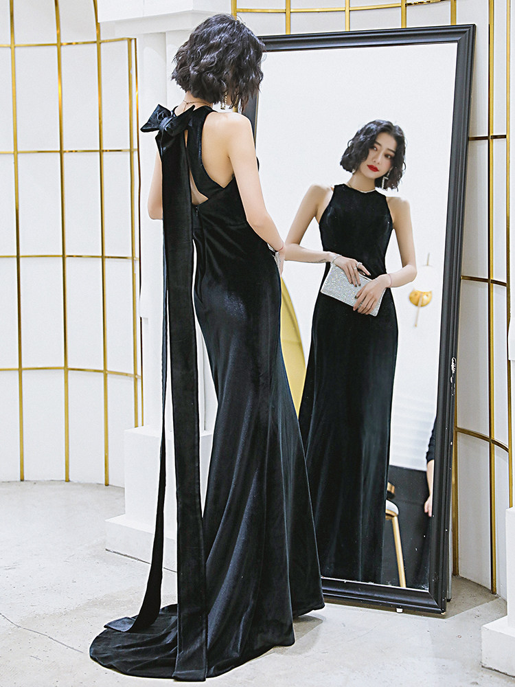 Black evening dress women 2020 new banquet temperament velvet long version of the host annual meeting dress slim and thin