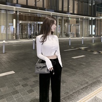 CHICYOU (female group A girl) in a superb padded shoulder with a long sleeve tee