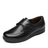 Зимняя комфортная флисовая удерживающая тепло обувь для кожаной обуви для матери, нескользящие туфли, мягкая подошва, для среднего возраста, из натуральной кожи