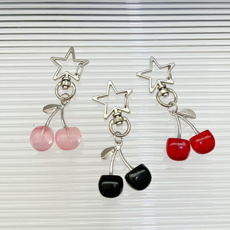 European and American Style ins Small Cherry Keychain, Sweet and Cool, Realistic Fruit Alloy, Simple and Versatile Bag Pendant Accessory for Women