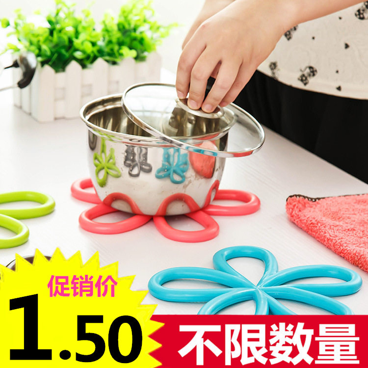 Fashion Premium Plum Shaped Thermal Insulation Mat Anti-Burn Anti-Slip Table PVC Pan Cushion Cup Cushion Bowl Tray Cushion