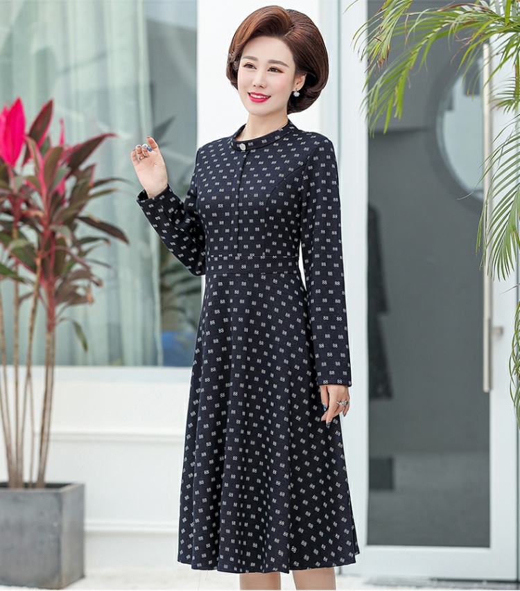 Váy xuân hè 2019 cho phụ nữ trung niên mùa xuân và mùa thu váy dài thon dài Quần áo phụ nữ nước ngoài mới - Quần áo của mẹ áo đầm tuổi trung niên
