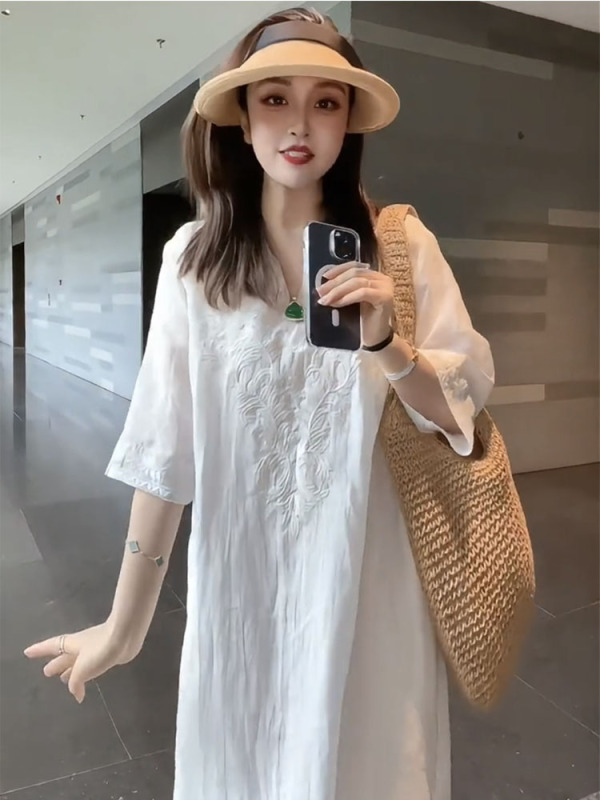2026 Spring/Summer New Style Elegant Goddess Vacation Dress Travel Two-Piece Set Heavy Embroidery Ramie Skirt
