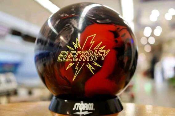 Chuangsheng Bowling Supplies STORM New 2022 Lightning 15lb Bowling Ball