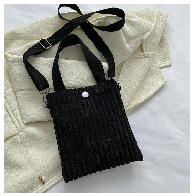 Women's Small Polyester Solid Color Basic Bucket Magnetic Buckle Handbag display picture 46