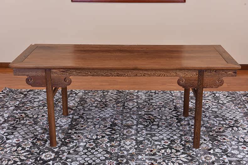 Античный корпус с твердым деревом