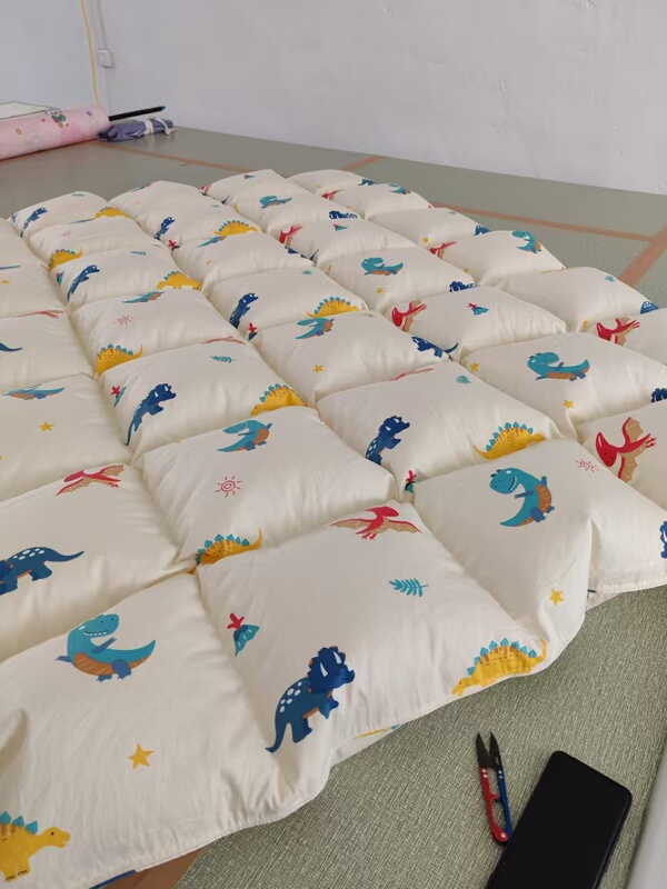 Children's down Quilt 1.2m * 1.5m Kindergarten Quilt down Quilt Spring and Autumn Quilt Winter Quilt Spring and Summer Quilt Refurbished