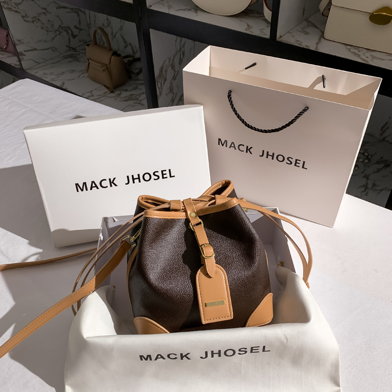 Hong Kong MACK JHARLES leather women's bag bucket bag women's summer fashion all-match messenger bag 2022 new