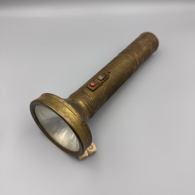 Authentic Old Shanghai Vintage Items, Flashlight, Lighting Lamp, Antique Collectibles, Nostalgic Decoration, Cannot Be Used Authentic Old Shanghai Vintage Items, Flashlight, Lighting Lamp, Antique Collectibles, Nostalgic Decoration, Cannot Be Used