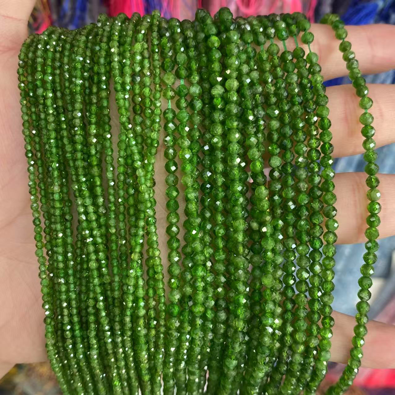 天然グリーンダイオプサイドファセットラウンドビーズ散りばめビーズ半完成DIYブレスレットネックレスイヤリングジュエリーアクセサリー材料