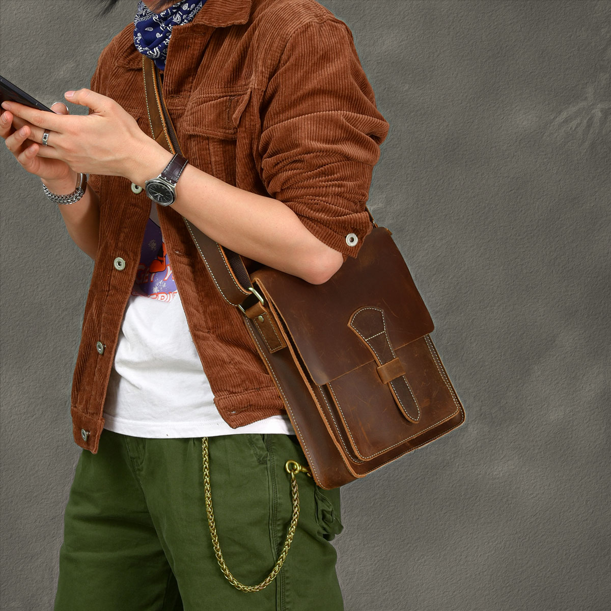 24 Street Quality Retro Crazy Mapleather Men's Slanted Satchel Bag of European and American Wind Bull Leather small square bag Single-shoulder mobile phone bag