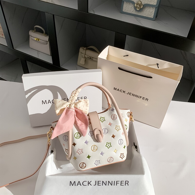 Mack Jennifer Fashion Dopamine Pink Embroidered Basket Bag for Women 2026 New Model Handbag and Crossbody Bag Mack Jennifer Fashion Dopamine Pink Embroidered Basket Bag for Women 2026 New Model Handbag and Crossbody Bag