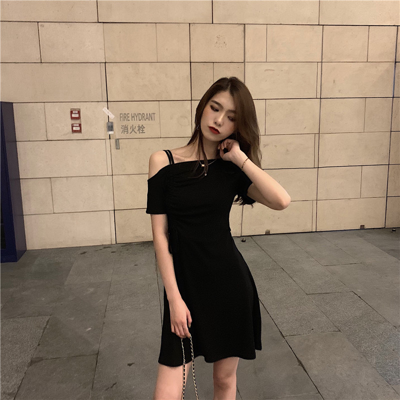 VK旗艦店 韓國風設計感單肩抽繩修身短袖洋裝