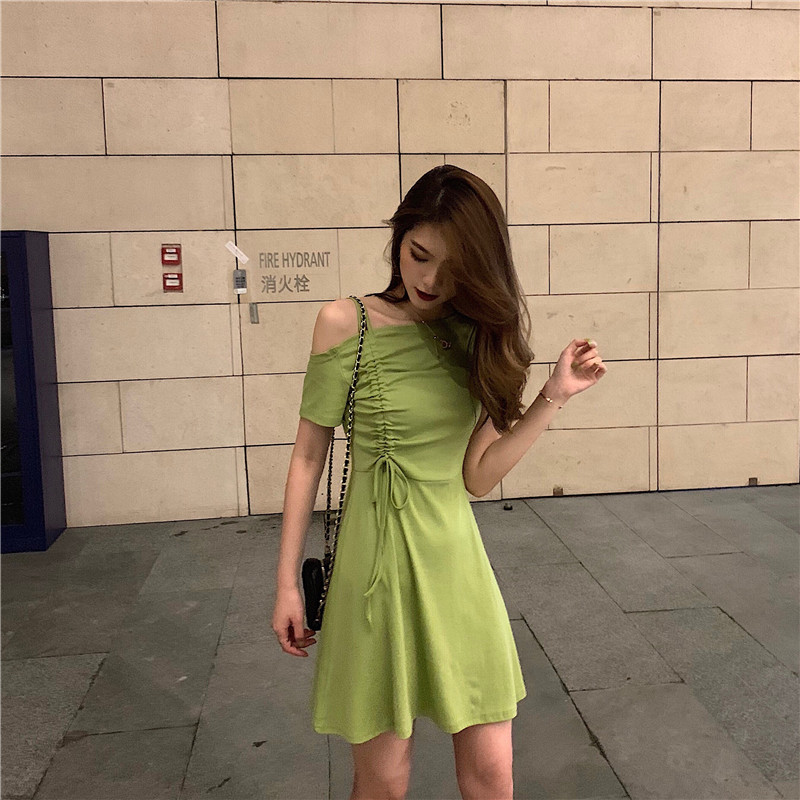VK旗艦店 韓國風設計感單肩抽繩修身短袖洋裝