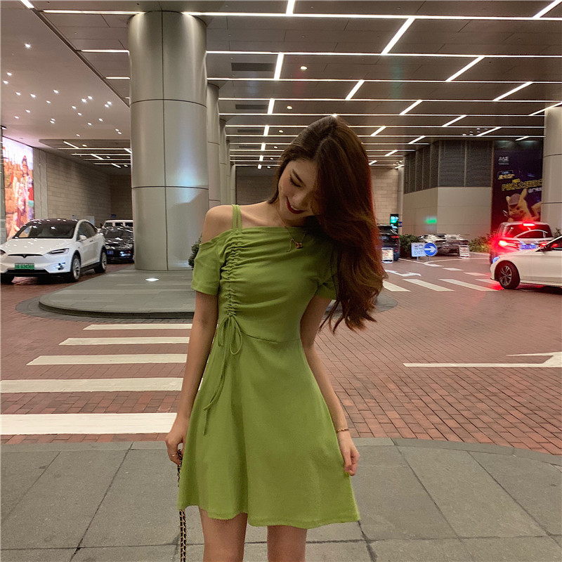 VK旗艦店 韓國風設計感單肩抽繩修身短袖洋裝