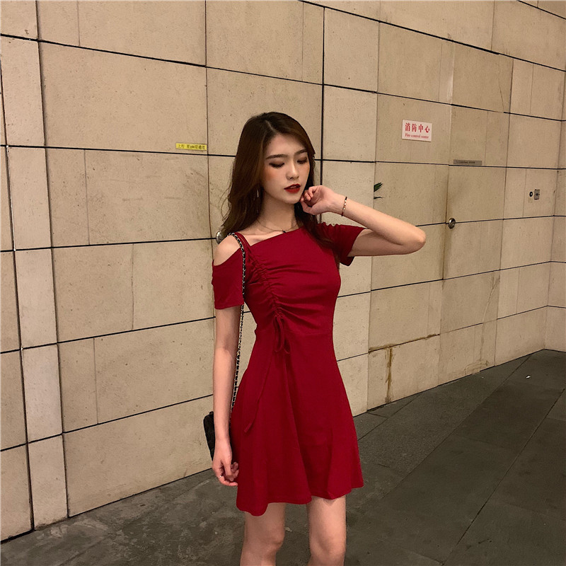 VK旗艦店 韓國風設計感單肩抽繩修身短袖洋裝