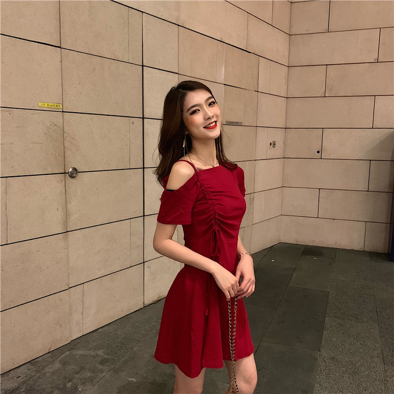 VK旗艦店 韓國風設計感單肩抽繩修身短袖洋裝