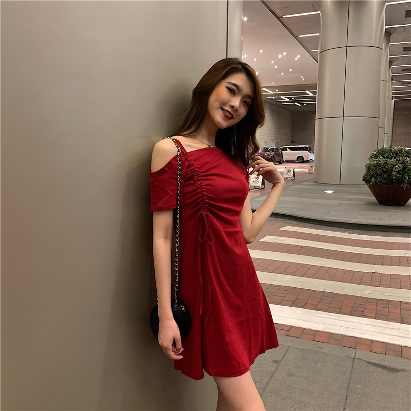 VK旗艦店 韓國風設計感單肩抽繩修身短袖洋裝