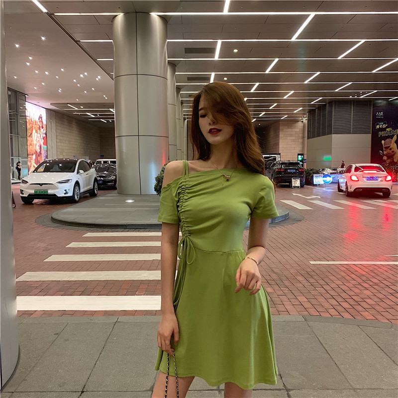 VK旗艦店 韓國風設計感單肩抽繩修身短袖洋裝