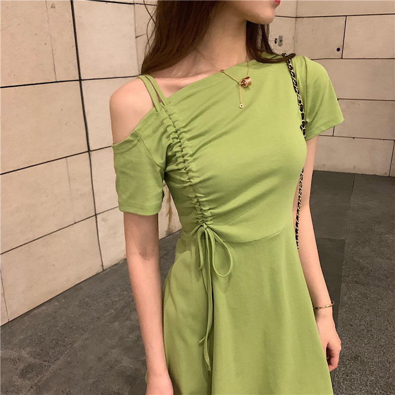 VK旗艦店 韓國風設計感單肩抽繩修身短袖洋裝