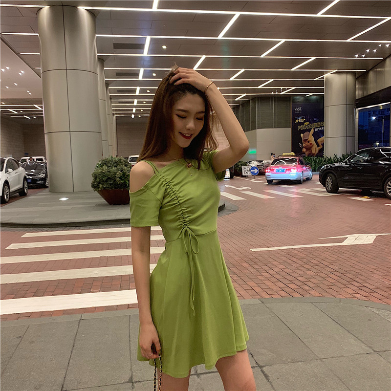 VK旗艦店 韓國風設計感單肩抽繩修身短袖洋裝